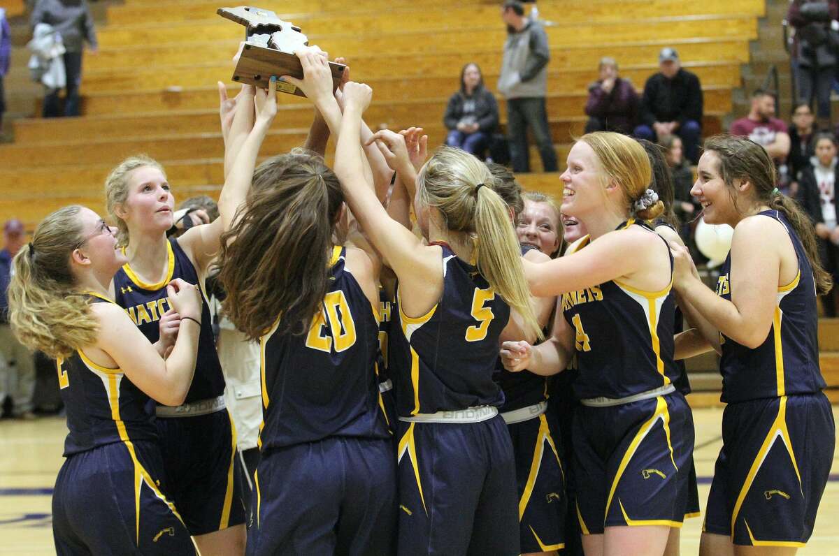 The Bad Axe girls basketball team won its first district championship since 1980 on Friday night after beating Cass City, 47-31.