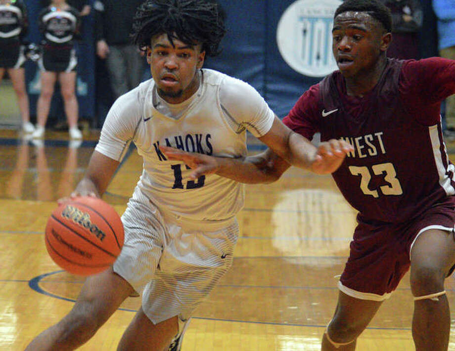 Boys Basketball Kahoks Beat Maroons For Regional Title The