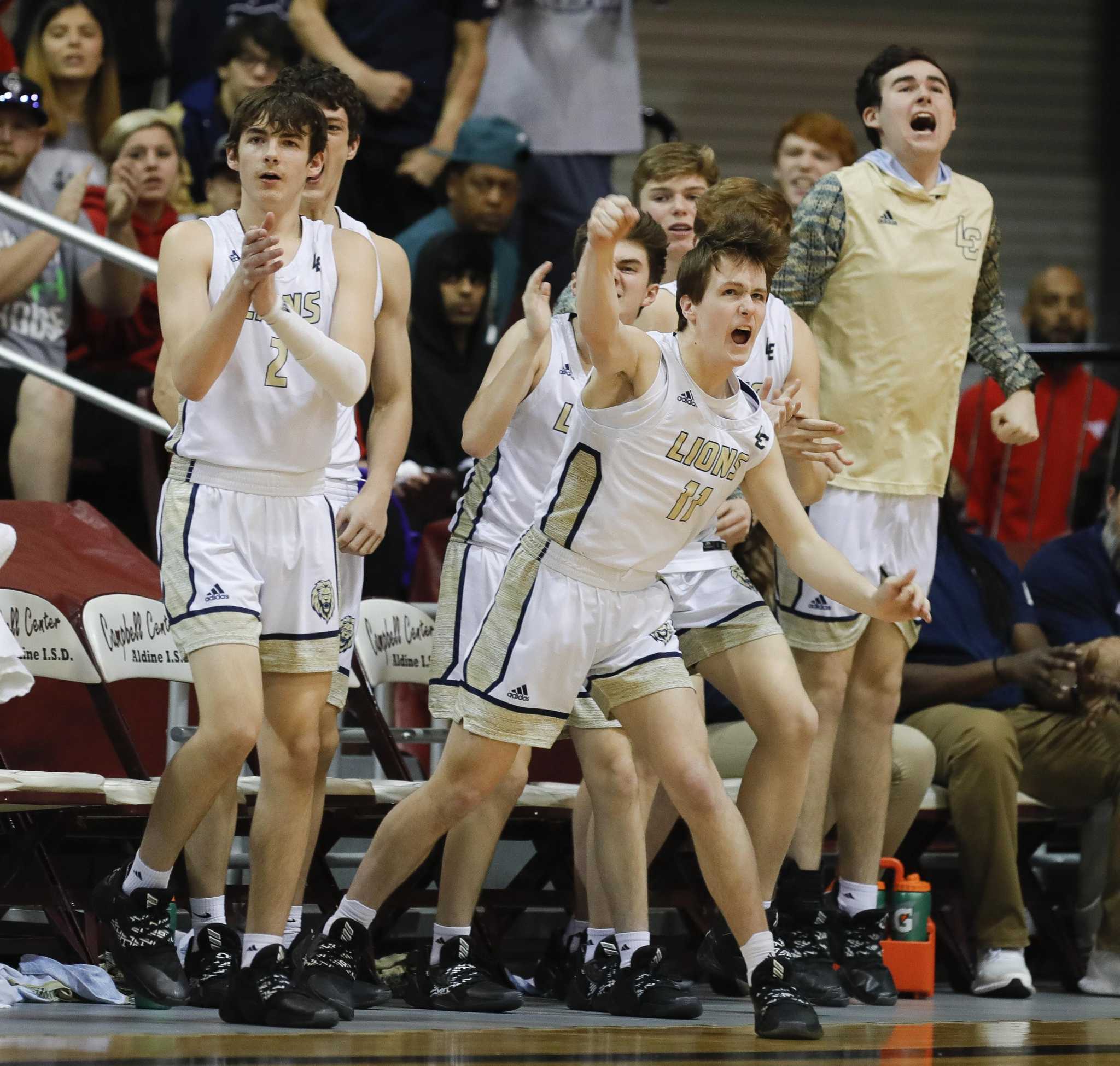 Boys Hoops Lake Creek S Roar Was Heard In Second Season