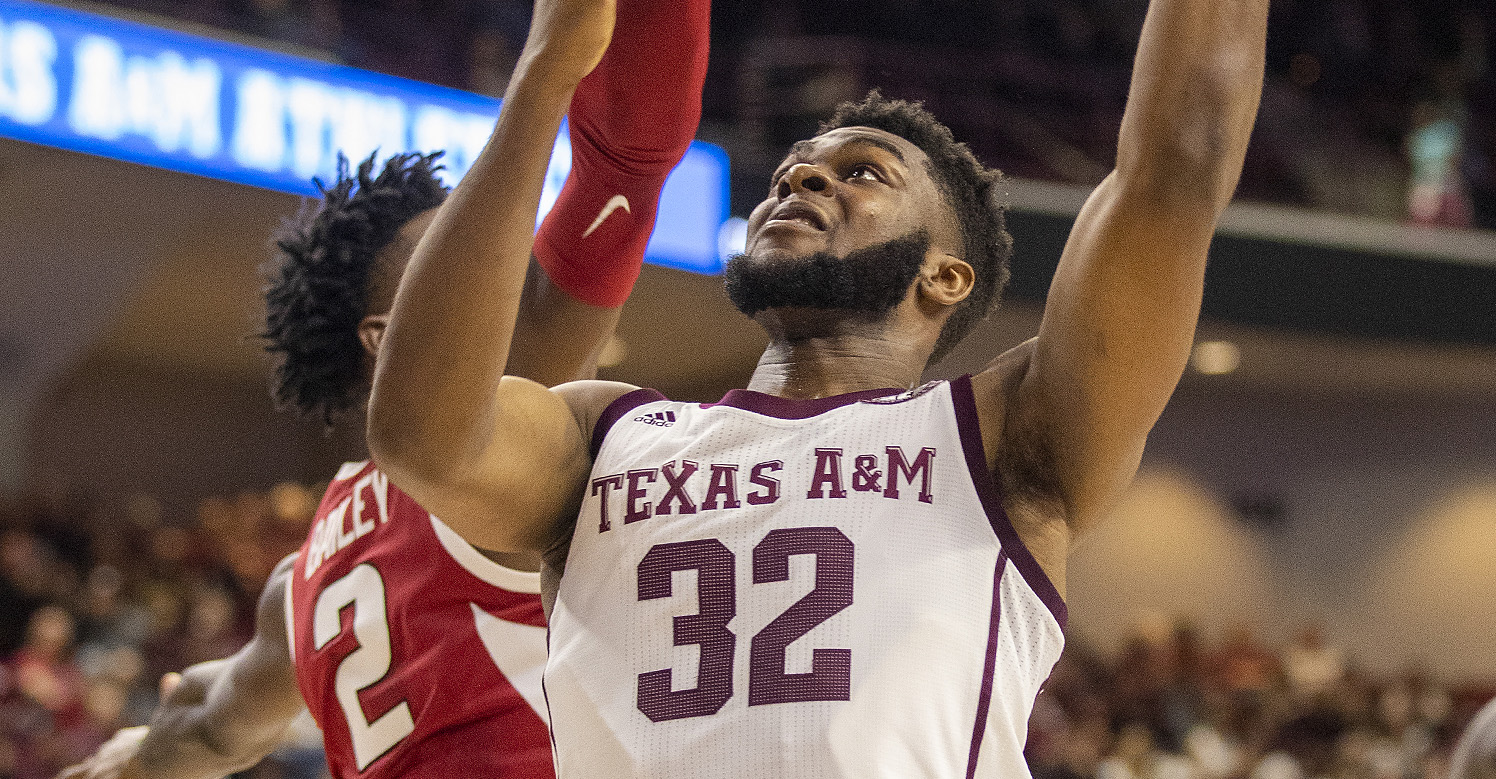 Texas A&M beats Arkansas in season finale