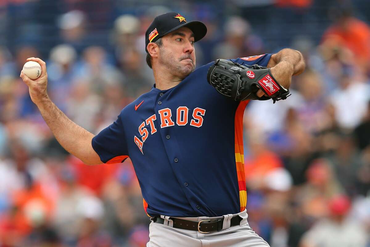 Astros pitcher Justin Verlander delivers a pitch against the New York Mets during the first inning of a spring training baseball game at Clover Park on March 8, 2020 in Port St. Lucie, Florida.