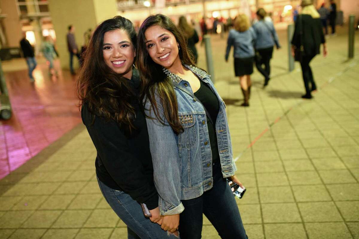 Fans at Toyota Center in Downtown Houston to see Post Malone on Monday, March 9, 2020