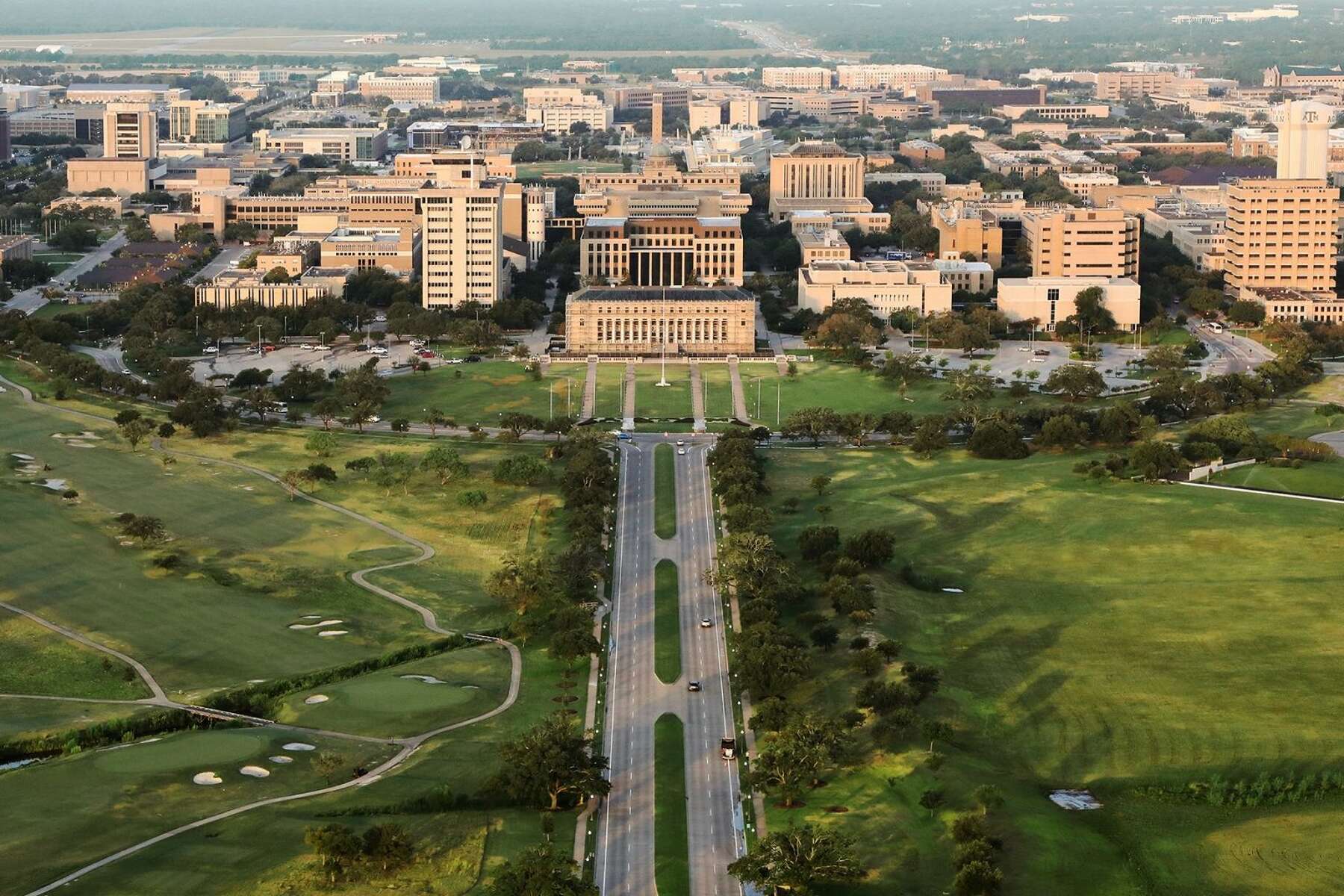 UT Austin, Texas A&M among top public colleges whose students earn the most  after graduation
