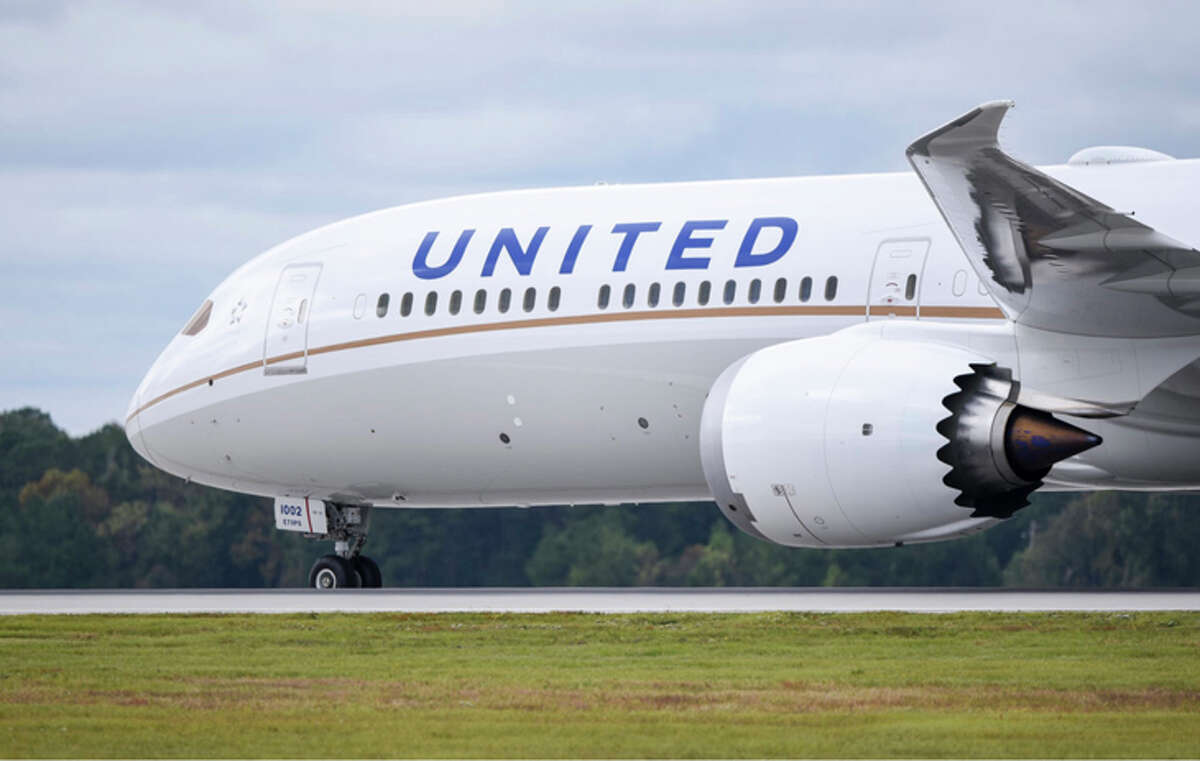 United's net domestic passenger bookings have plunged by 70 percent in recent days.