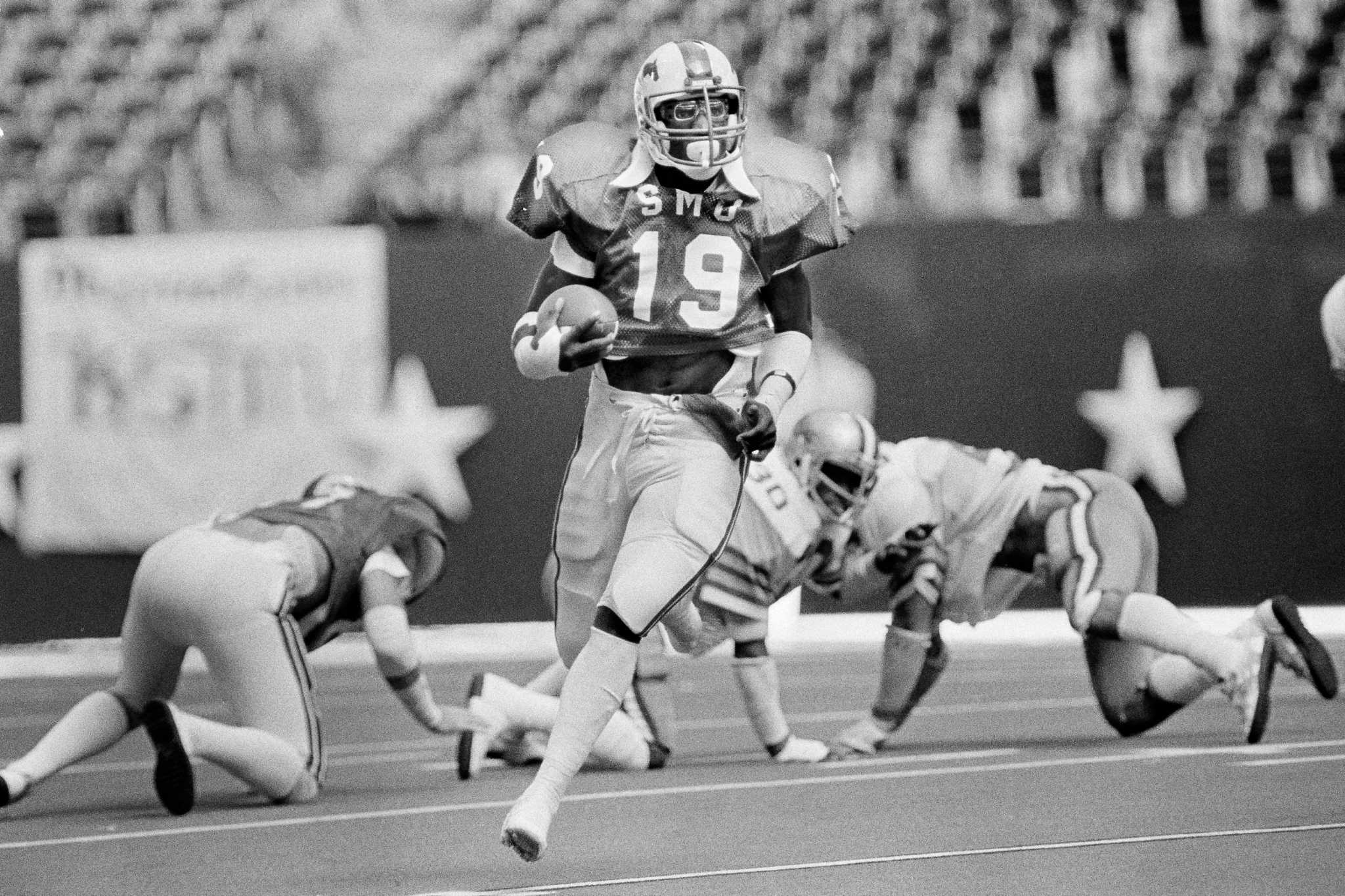 UH's Elmo Wright, SMU's Eric Dickerson get college hall recognition