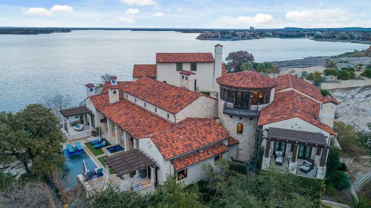 Inside a Horseshoe Bay, Texas resortstyle home