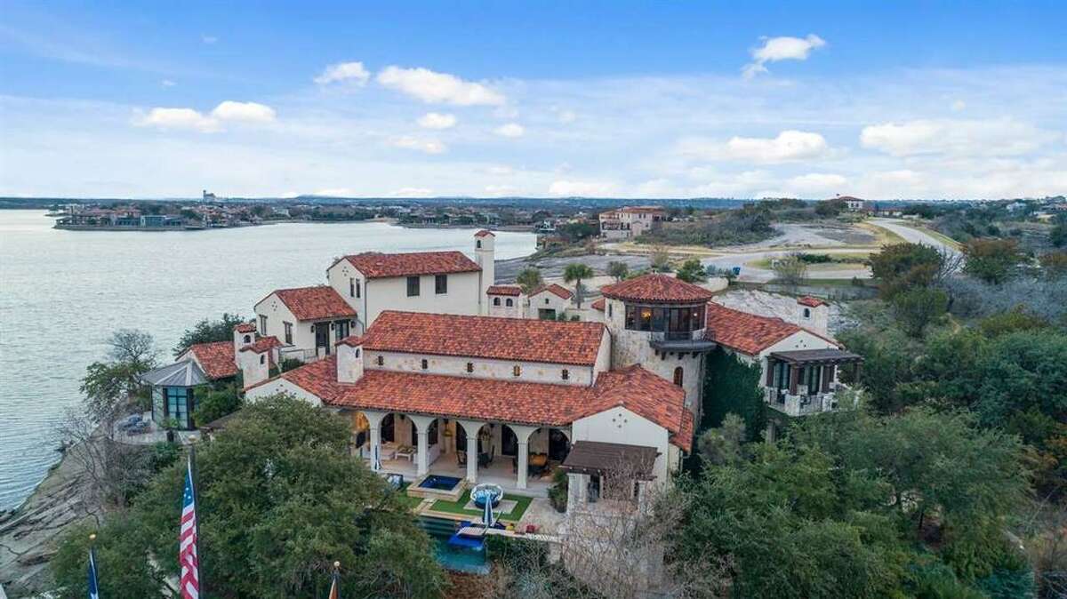 Inside a Horseshoe Bay, Texas resortstyle home