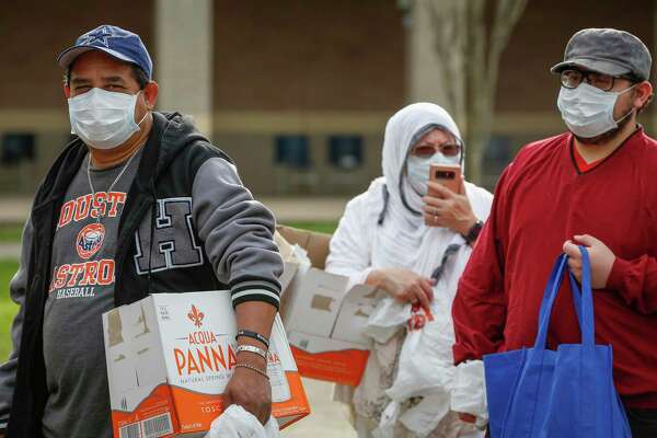 Hundreds Turned Out Saturday At Hisd S Food Distribution Site