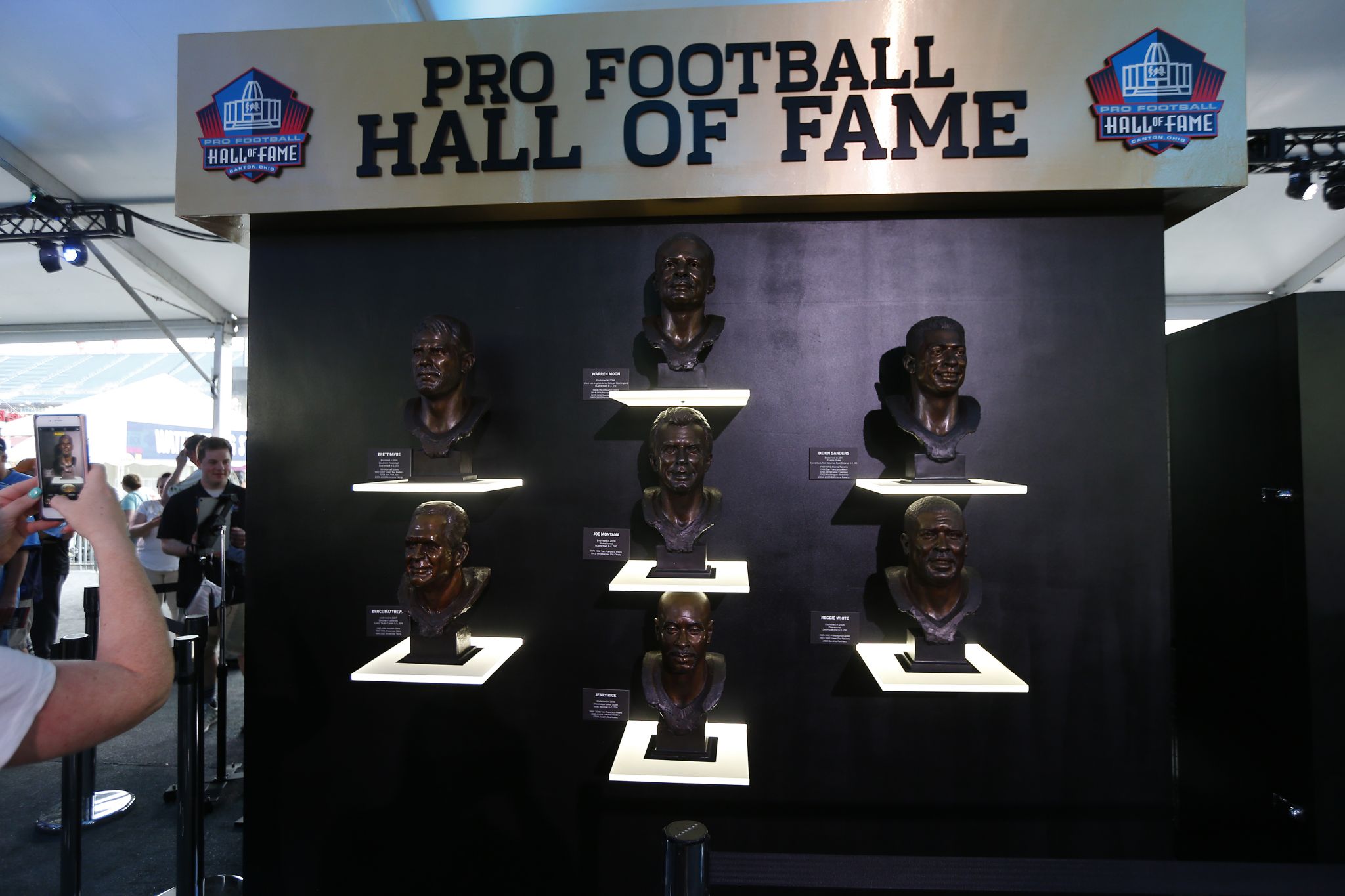 Pro Football Baseball Hall Of Fame Closing Temporarily Over
