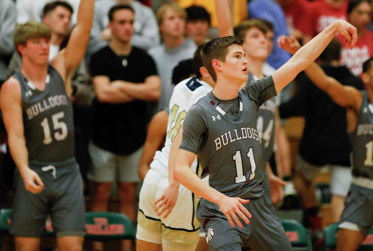 Magnolia’s Connor Lindvall (11) scored 18 points against Conroe on Friday.