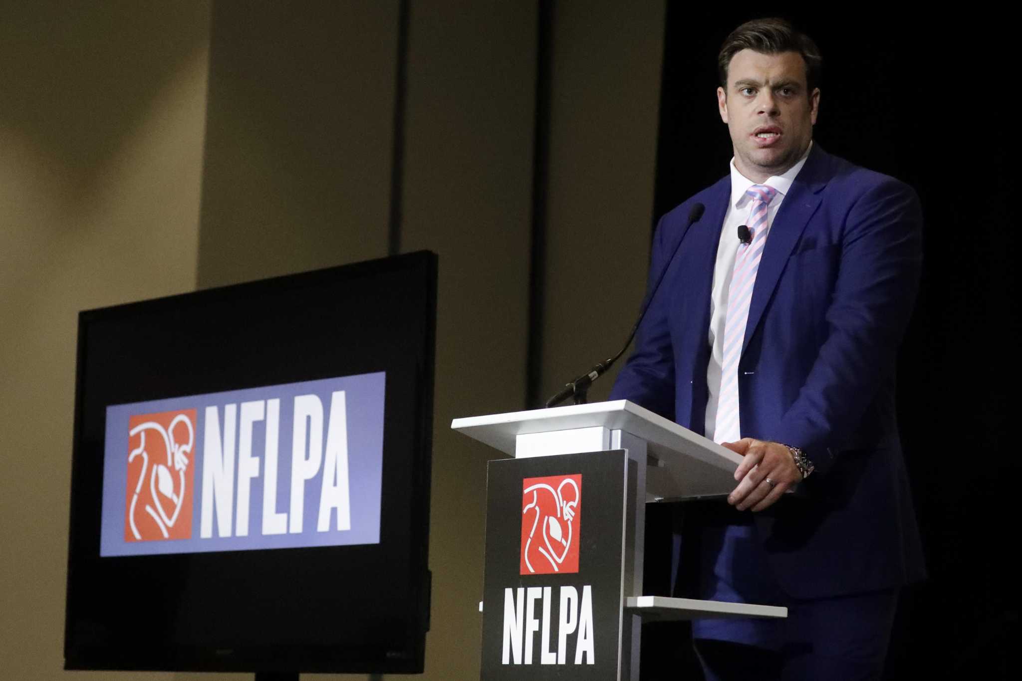 President of the NFLPA JC Tretter reacts to the ongoing RB salary issues 