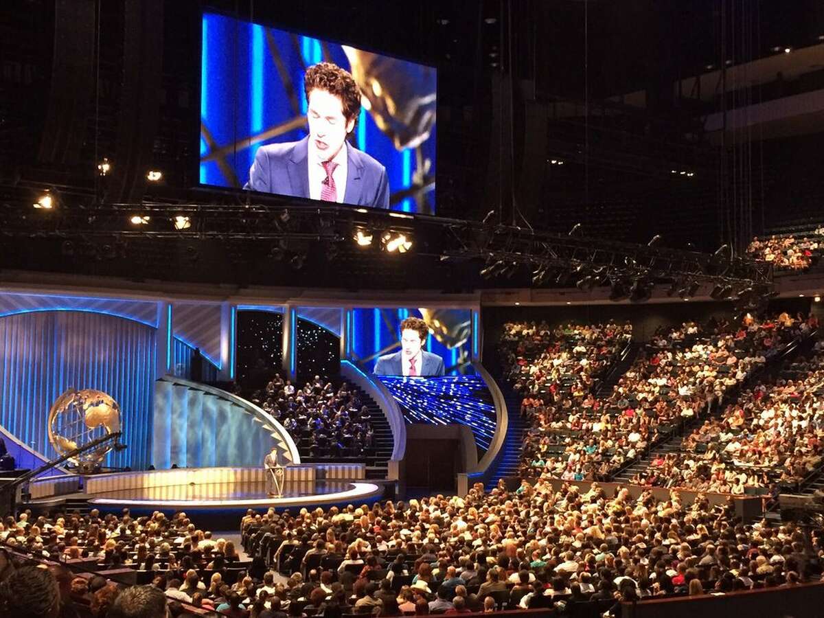 Lakewood Church It's back to the prayers in church for some Lakewood Church members, for now in-person services are slated to return on October 18, after the church was closed amid the pandemic.  Houston's most prominent mega-church will restart for weekend services on Sunday, October 18 at 10 a.m.