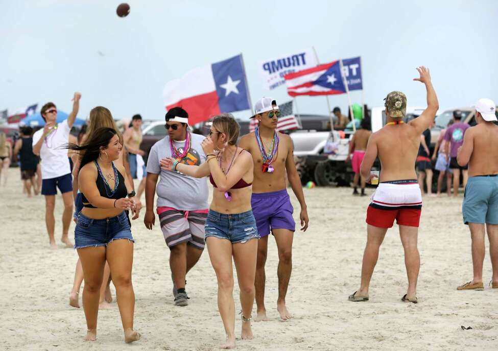 Spring breakers rage at Port Aransas despite coronavirus pandemic