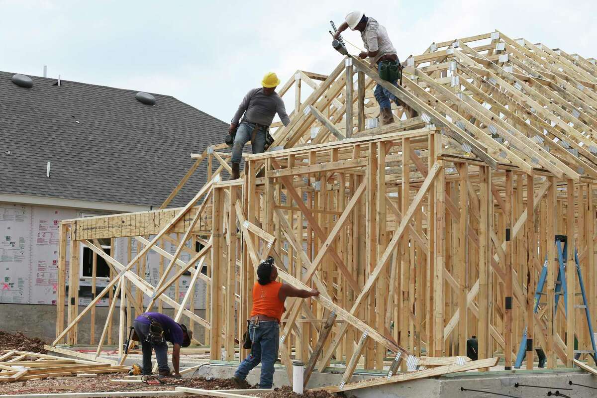 In February, 2,382 houses were sold in the San Antonio area, an 8 percent increase over the same month last year.