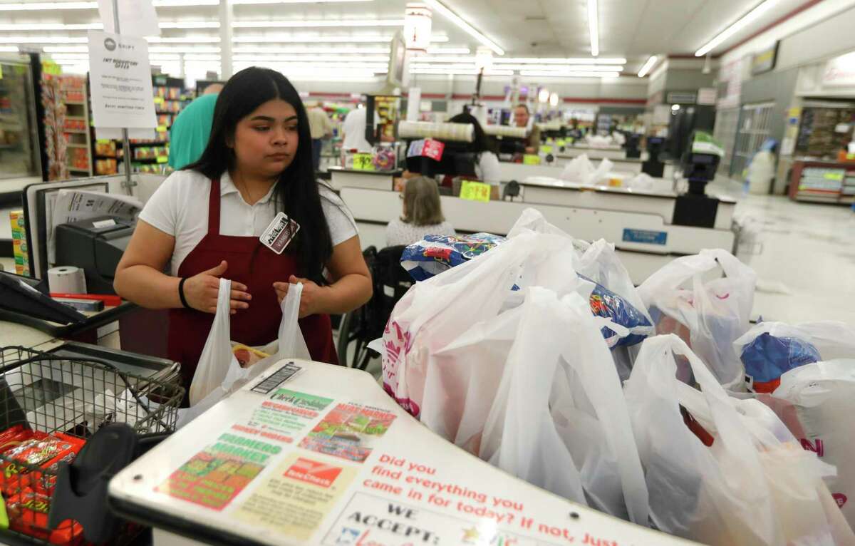 Food Town grocery stores start special hours for senior shoppers amid