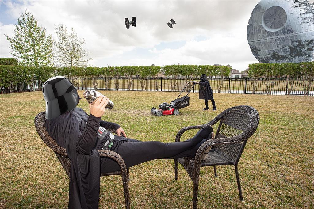 Houston realtor and his kids don 'Star Wars' gear to help showcase $1M  Friendswood home