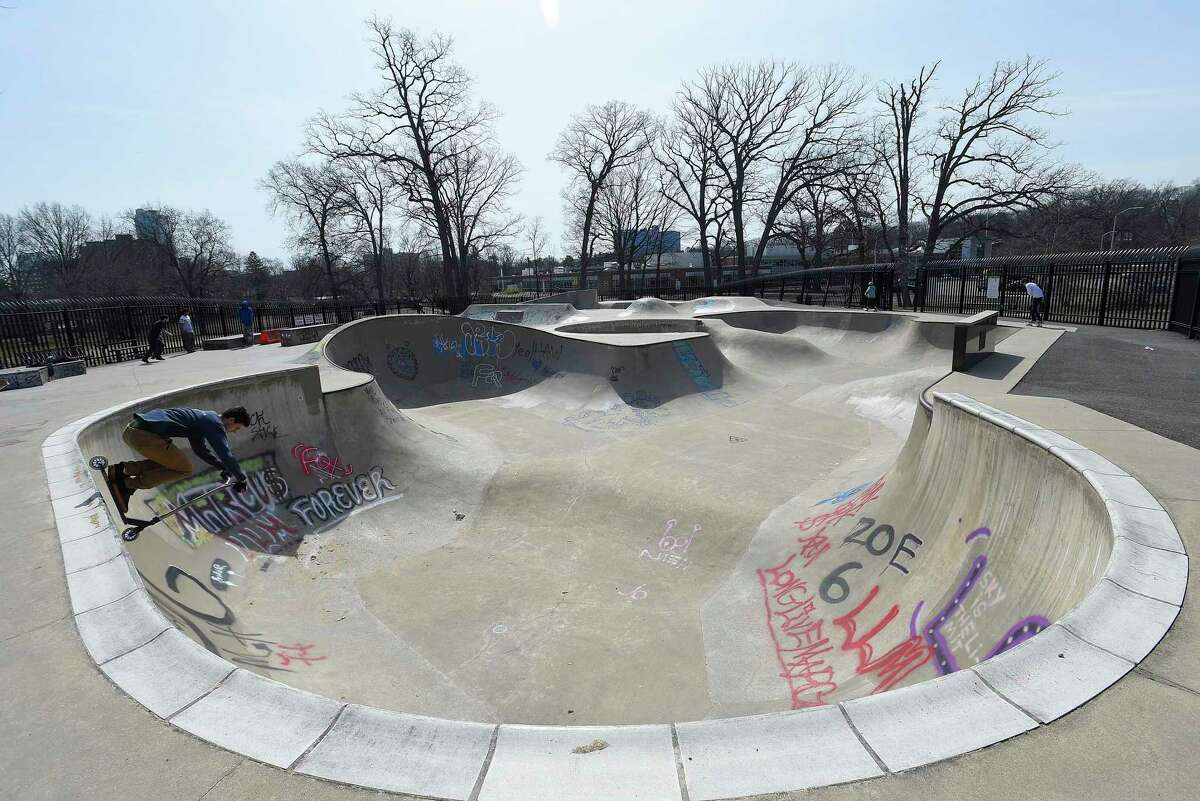 see-how-stamford-residents-enjoy-the-outdoors-while-social-distancing