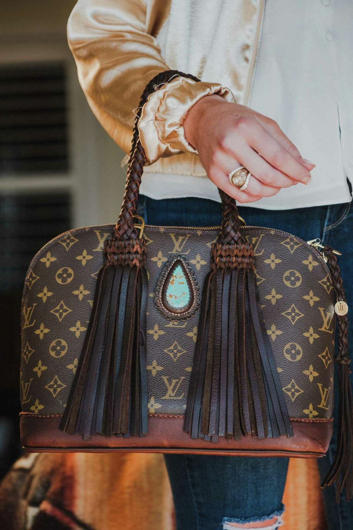 Alma BB Louis Vuitton Purse $2,000 for Sale in Cedar Park, TX