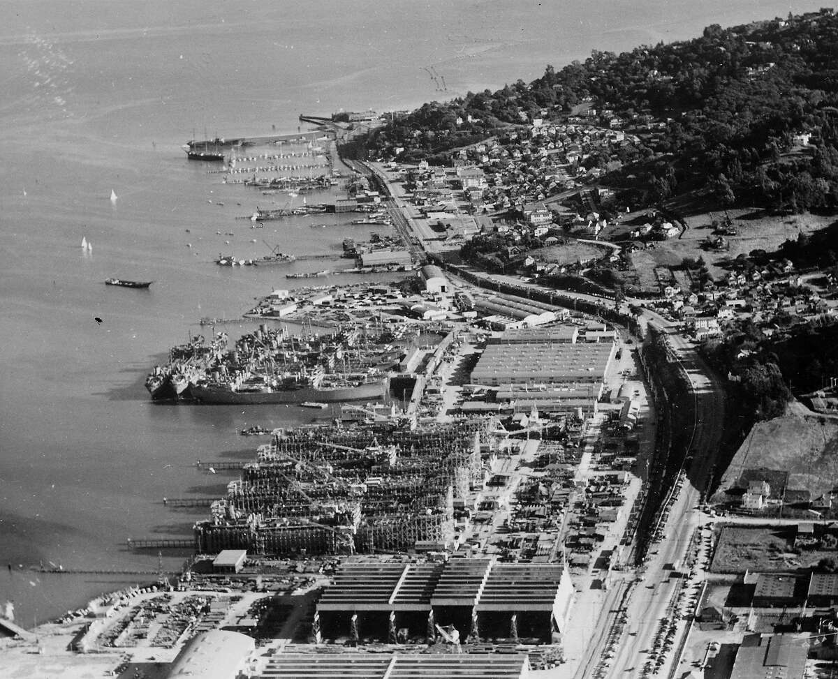 在第二次世界大战最激烈的时候，马林市的Marinship造船厂每43天生产一艘油轮，也改变了索萨利托的性格。