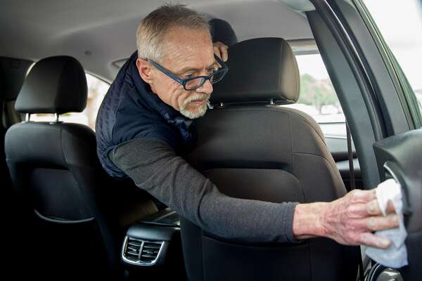 Rides Dwindle For Uber Lyft Taxis As Coronavirus Makes Bay Area Stay At Home Sfchronicle Com