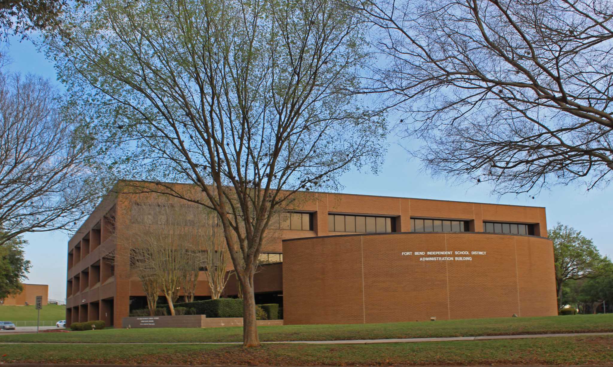Katy, Houston, Fort Bend ISD begin transitioning to online learning