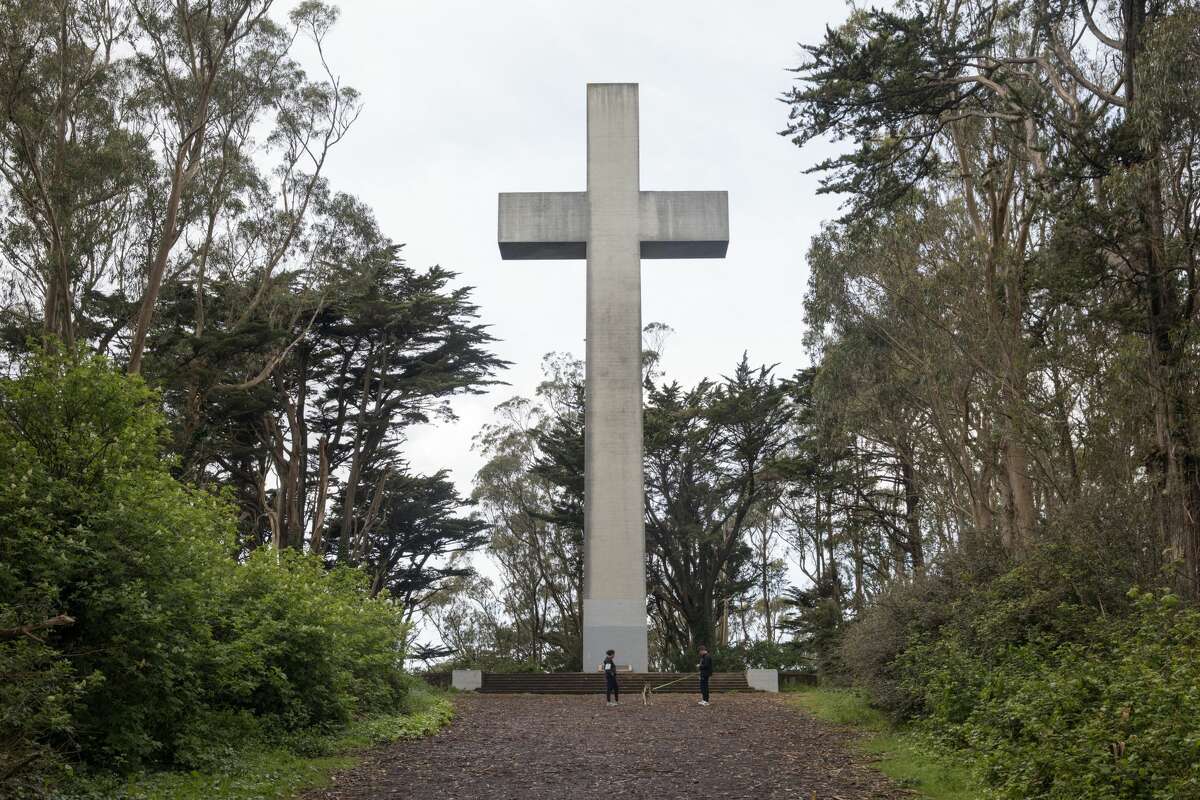 A dramatic hike right in the middle of San Francisco