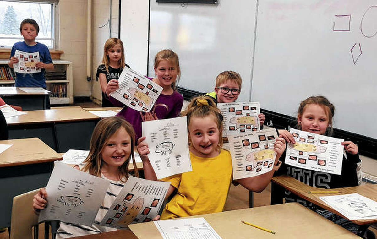 GriggsvillePerry students learn about pigs