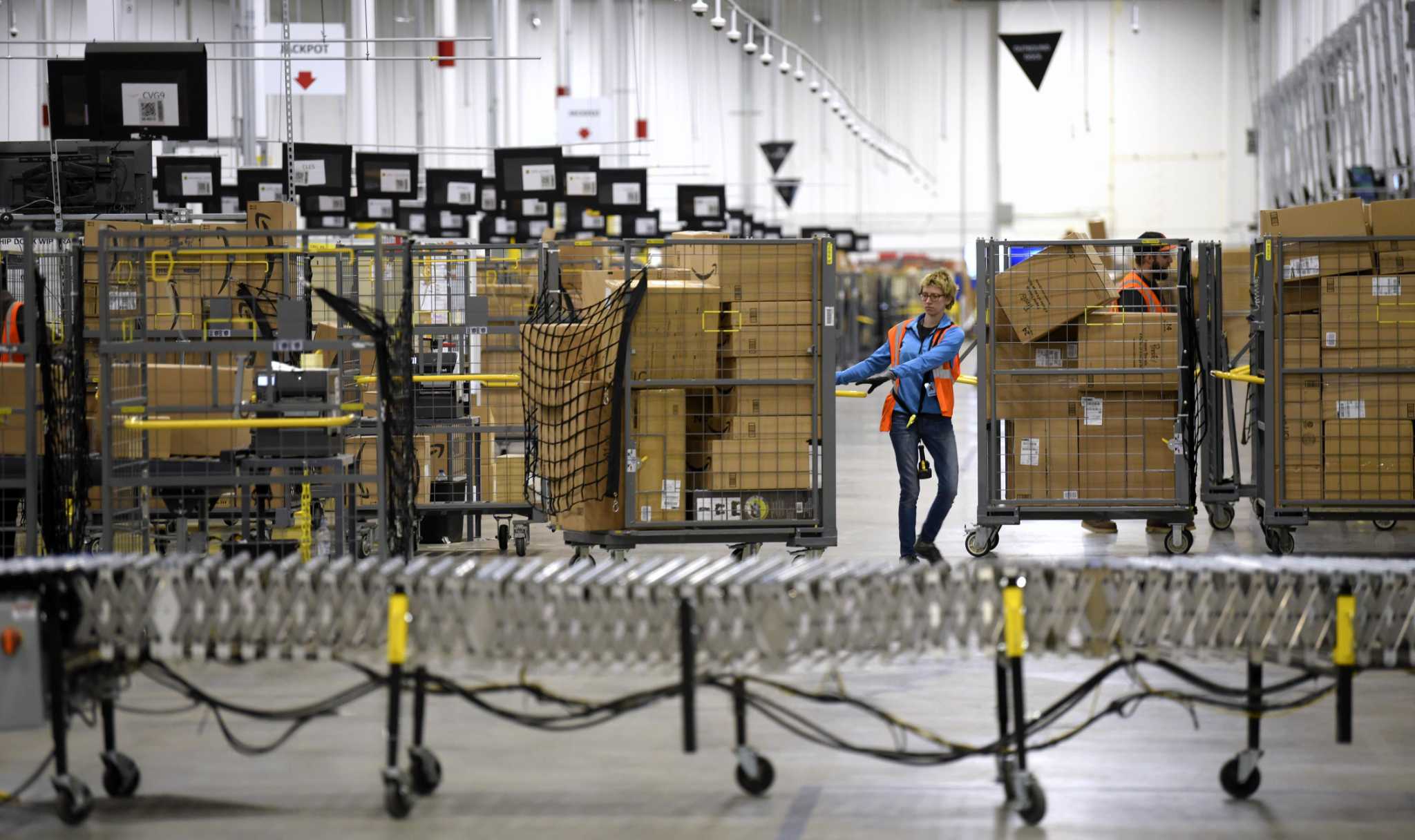 Amazon To Build Massive Warehouse Southwest Of Houston