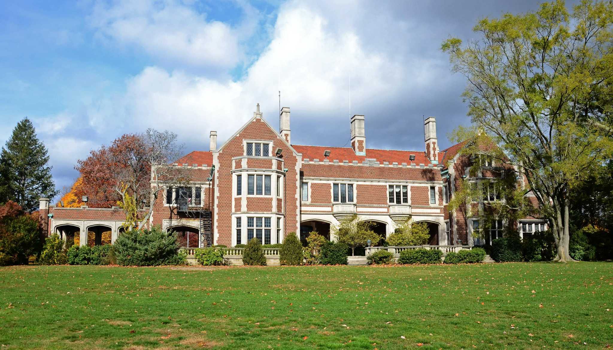 New Canaan councilmen probe ballooning Waveny House costs