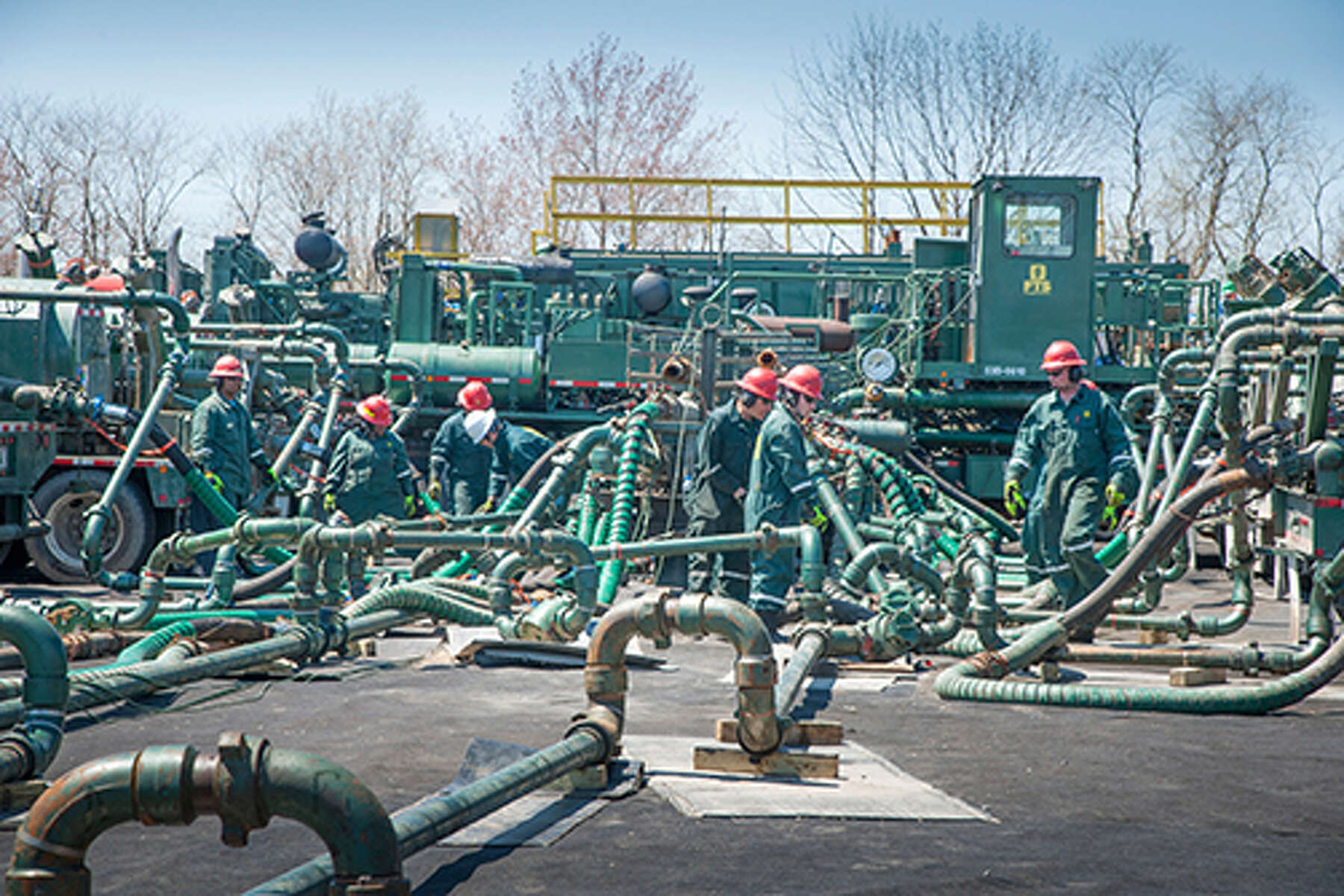 fts-international-furloughs-hydraulic-fracturing-crews-cuts-executive-pay
