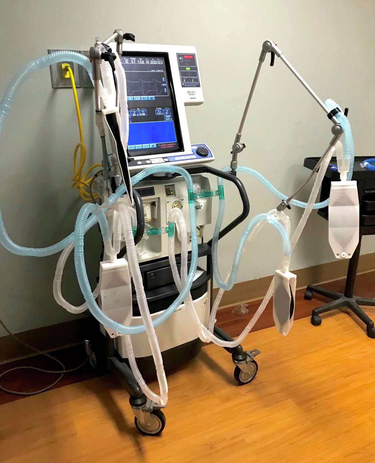 A ventilator at Manchester Memorial Hospital was retrofitted to respirate four patients at a time, by Dr. Saud Anwar, a state senator from South Windsor, and Marvin Bristol, a cardiopulmonary educator. The technique was first published by two doctors in 2006 and has not been tested on humans but could help ease the critical shortage of ventilators in the coronavirus crisis with COVID-19 patients.