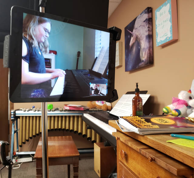 Edwardsville shops offering virtual options as doors close