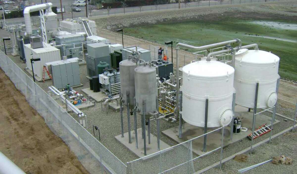 FuelCell converts methane gas into electricity