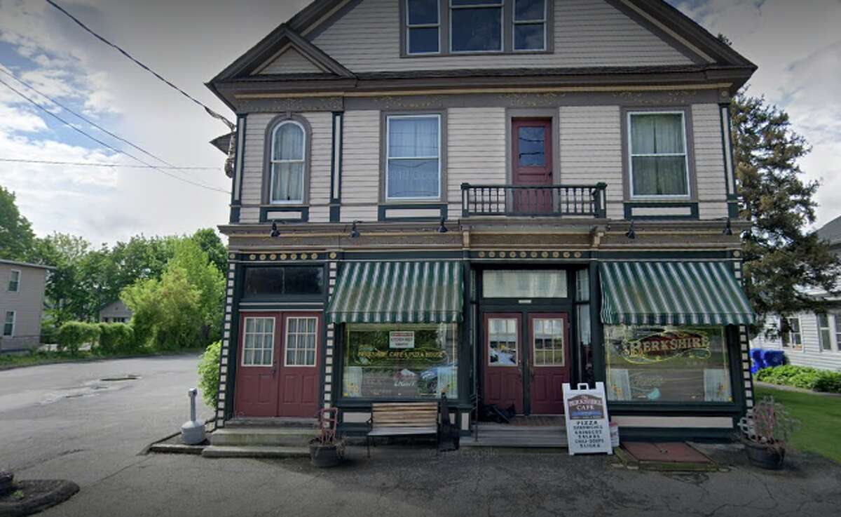 Berkshire Cafe (Torrington) 71 Albert St *Lost in round 1 to Frank Pepe Pizzeria Napoletana*