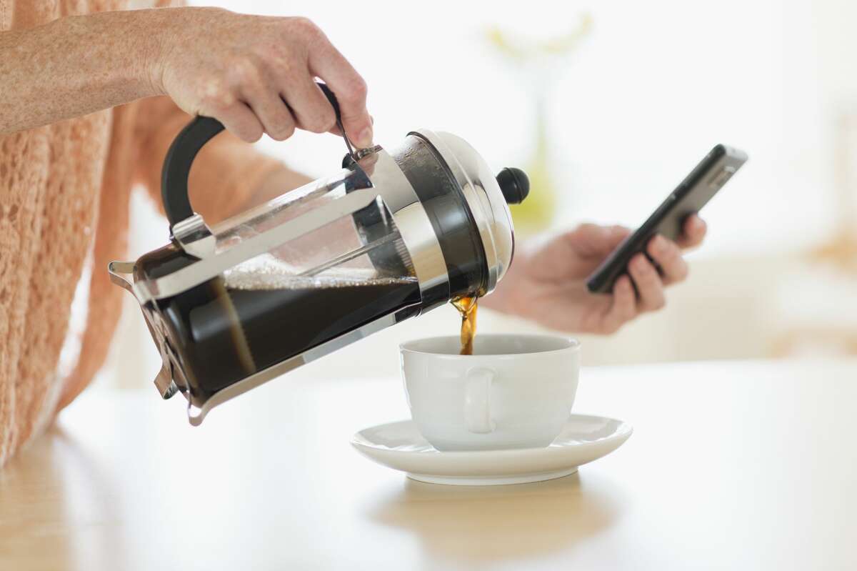 How to use a French press coffee maker