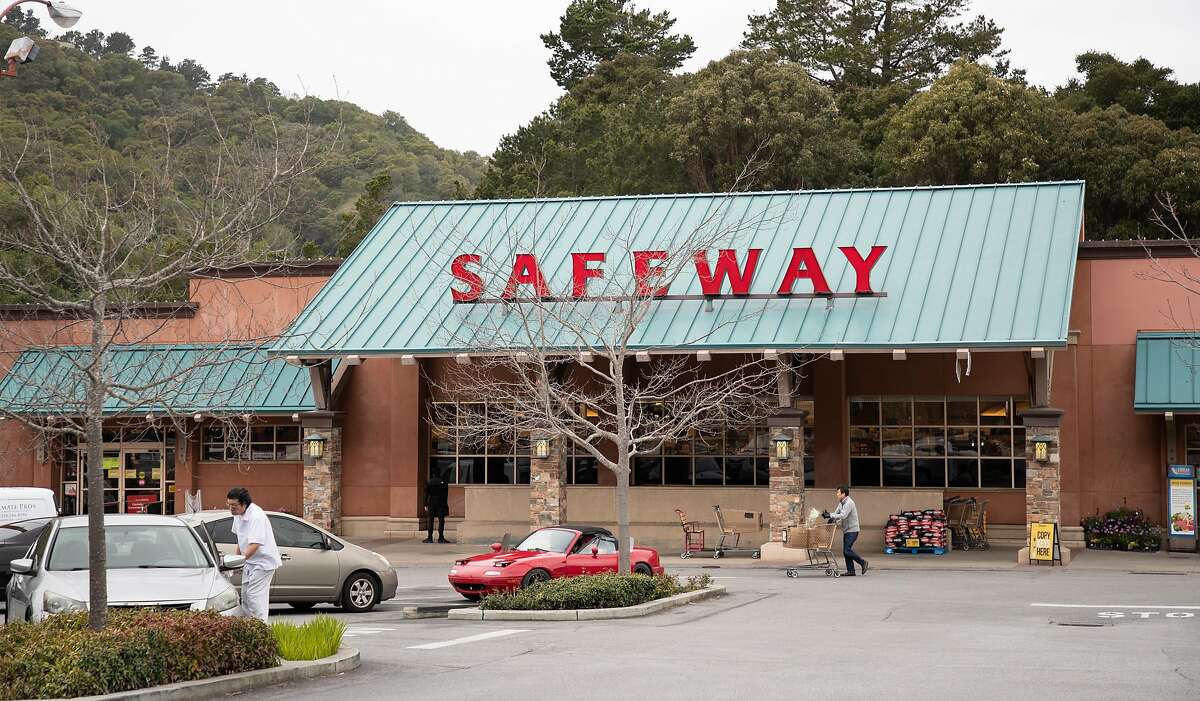 The Crystal Springs Village Safeway in San Mateo, seen in March. Safeway parent Albertsons is outsourcing some online deliveries, but not in the Bay Area.