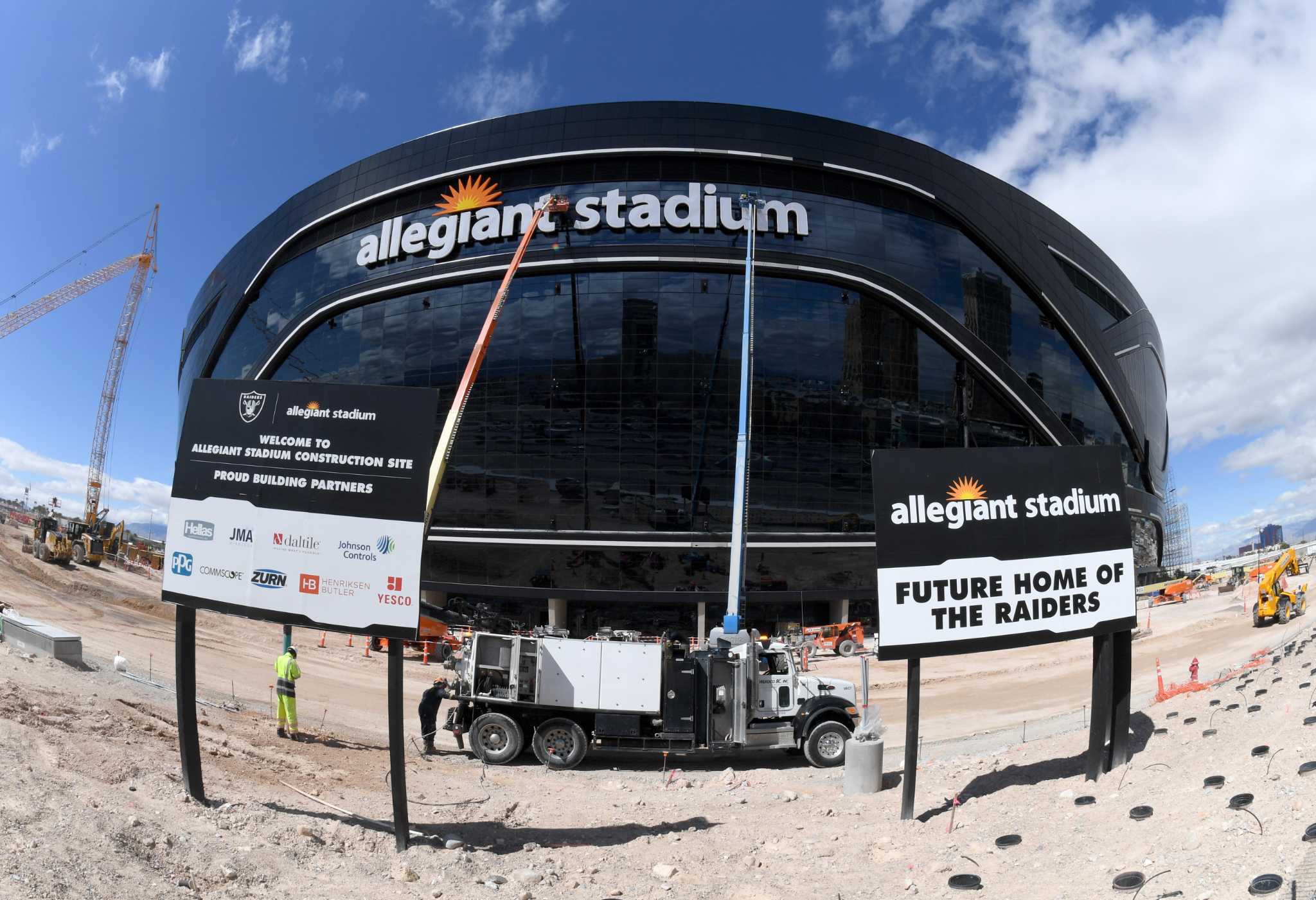 Raiders' Las Vegas stadium construction continues despite workers getting  coronavirus 