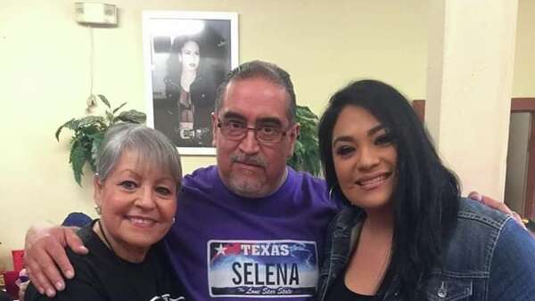 Fans remember Selena