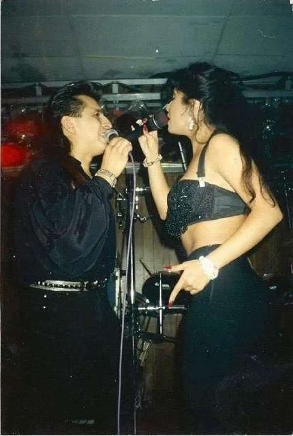 Selena Quintanilla Casket Picture - iu057ag
