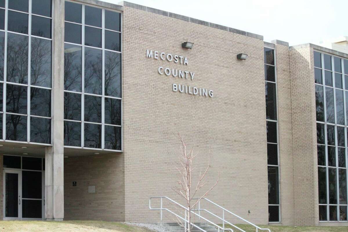 County sheriffs are working with the local court systems to release low-risk, non-violent prisoners from jail early in an effort to reduce the spreading of the coronavirus. (Herald Review file photo)