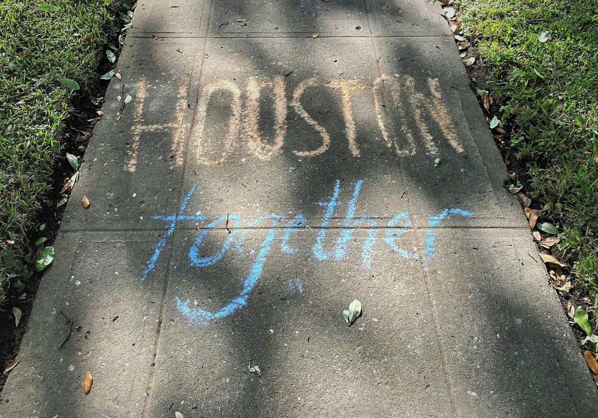 Amid the coronavirus pandemic, Houstonians are using sidewalk chalk to create uplifting new works of art.