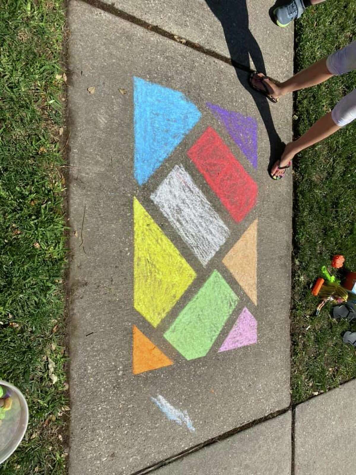 Houstonians' bright chalk art spreads positive messages during