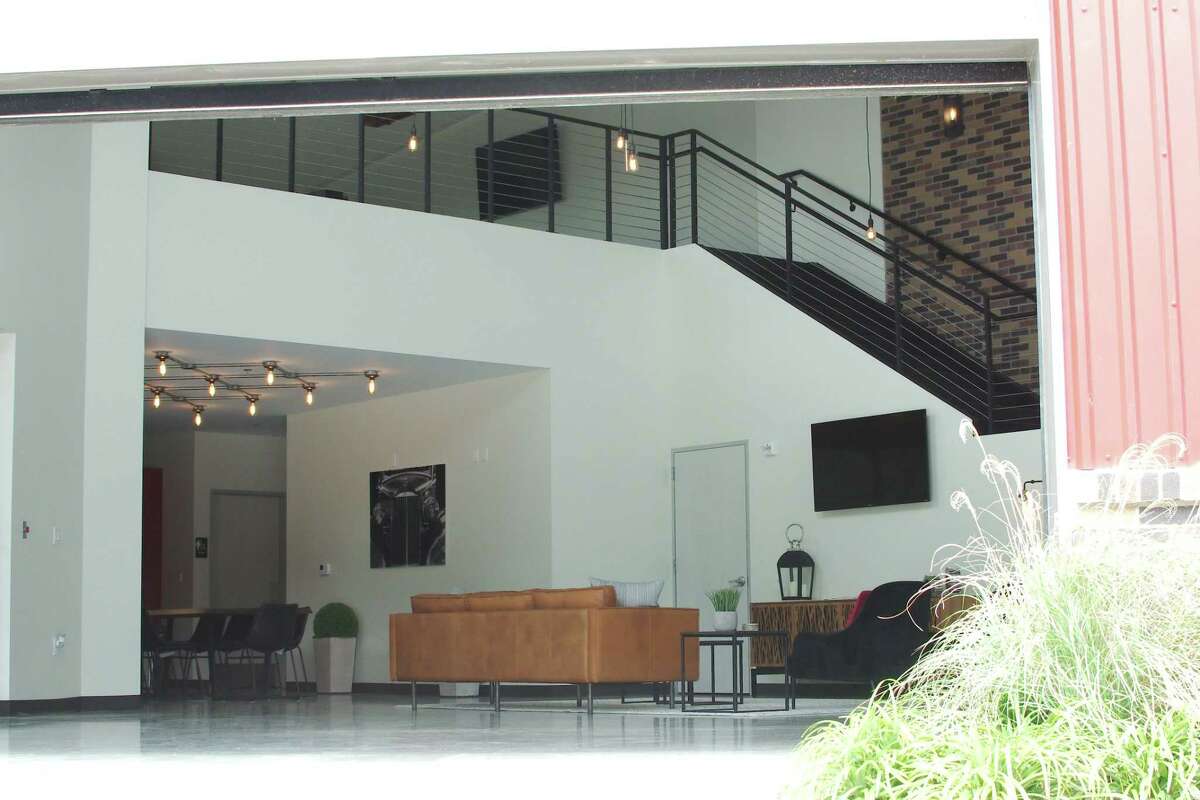 Friendswood garage condos offer space to ‘pursue passions’