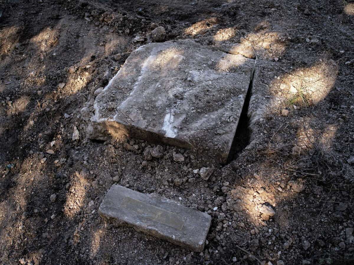 Owners who have animals buried at San Antonio pet cemetery told to retrieve headstones