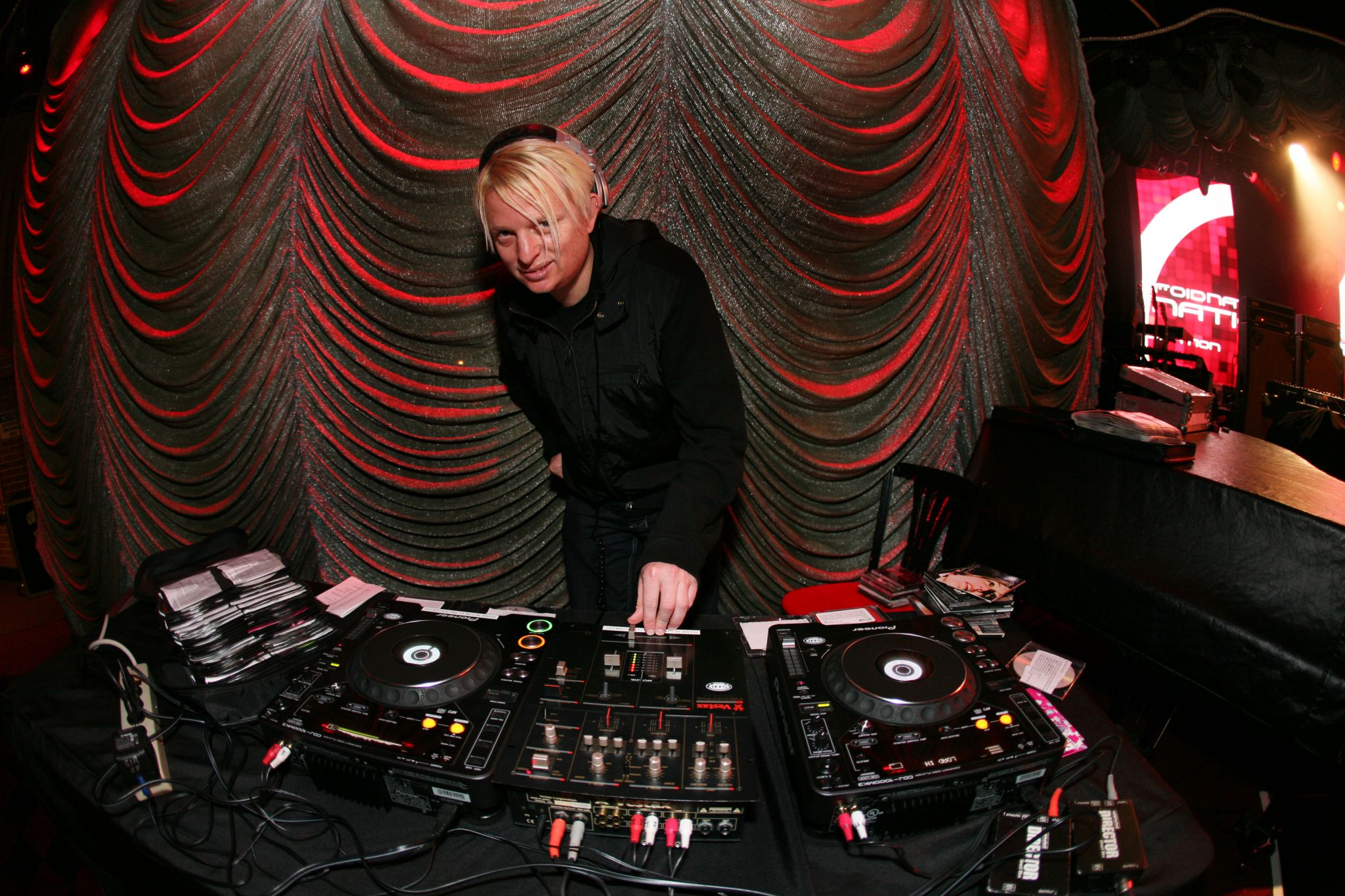 The Anti Radio Dj Aaron Axelsen Reflects On 23 Years Of Rock