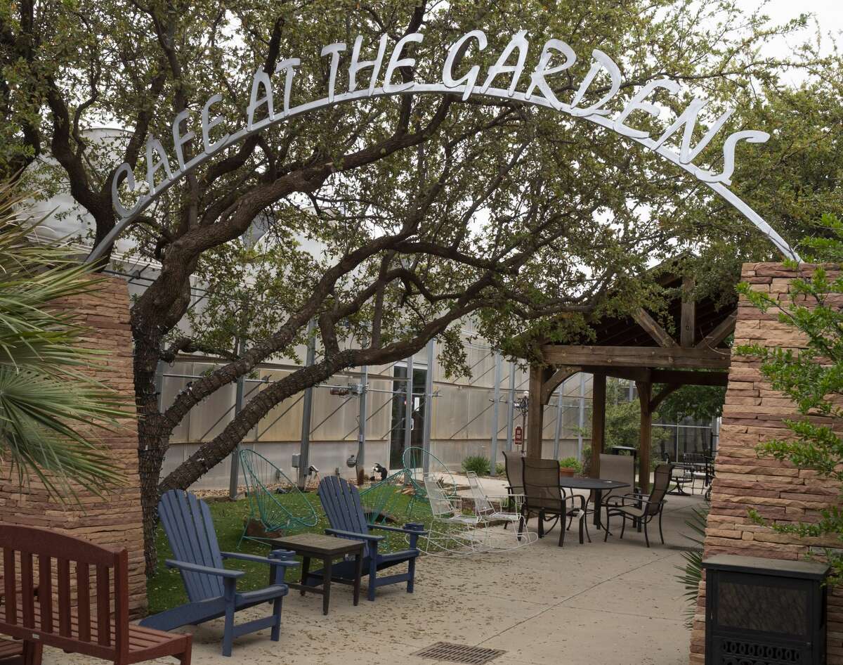 Join Cafe at the Gardens for their first market of 2023. Local vendors line the outdoor-indoor area, selling a variety of goods such as produce, jewelry, and more. File photo: Curb side pickup available at Cafe at the Gardens. 04/03/2020 Tim Fischer/Reporter-Telegram