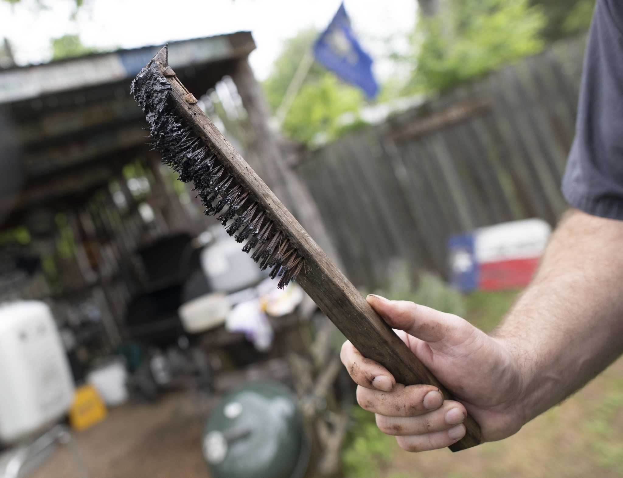 H-E-B Mini Scrub Brush with Scraper