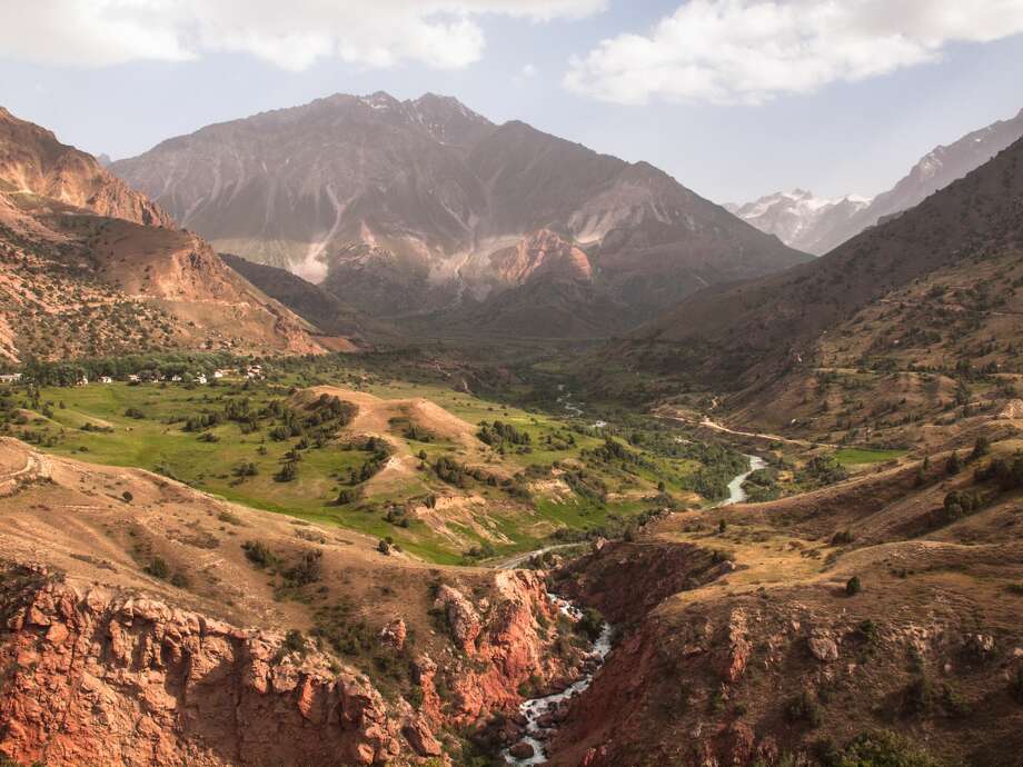 The view of a valley in Tajikistan. Photo: Evgenii Zotov/Getty Images / Evgenii Zotov