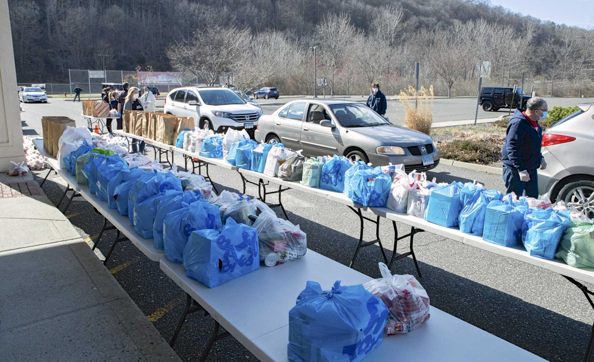 New Milford church, restaurants team up to feed those in need