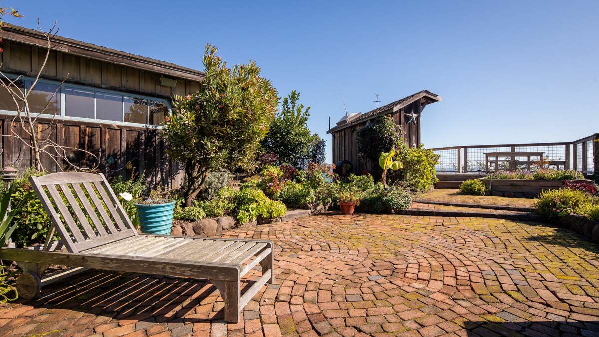 Handcrafted by boat builders and stone masons, this beachfront Bolinas